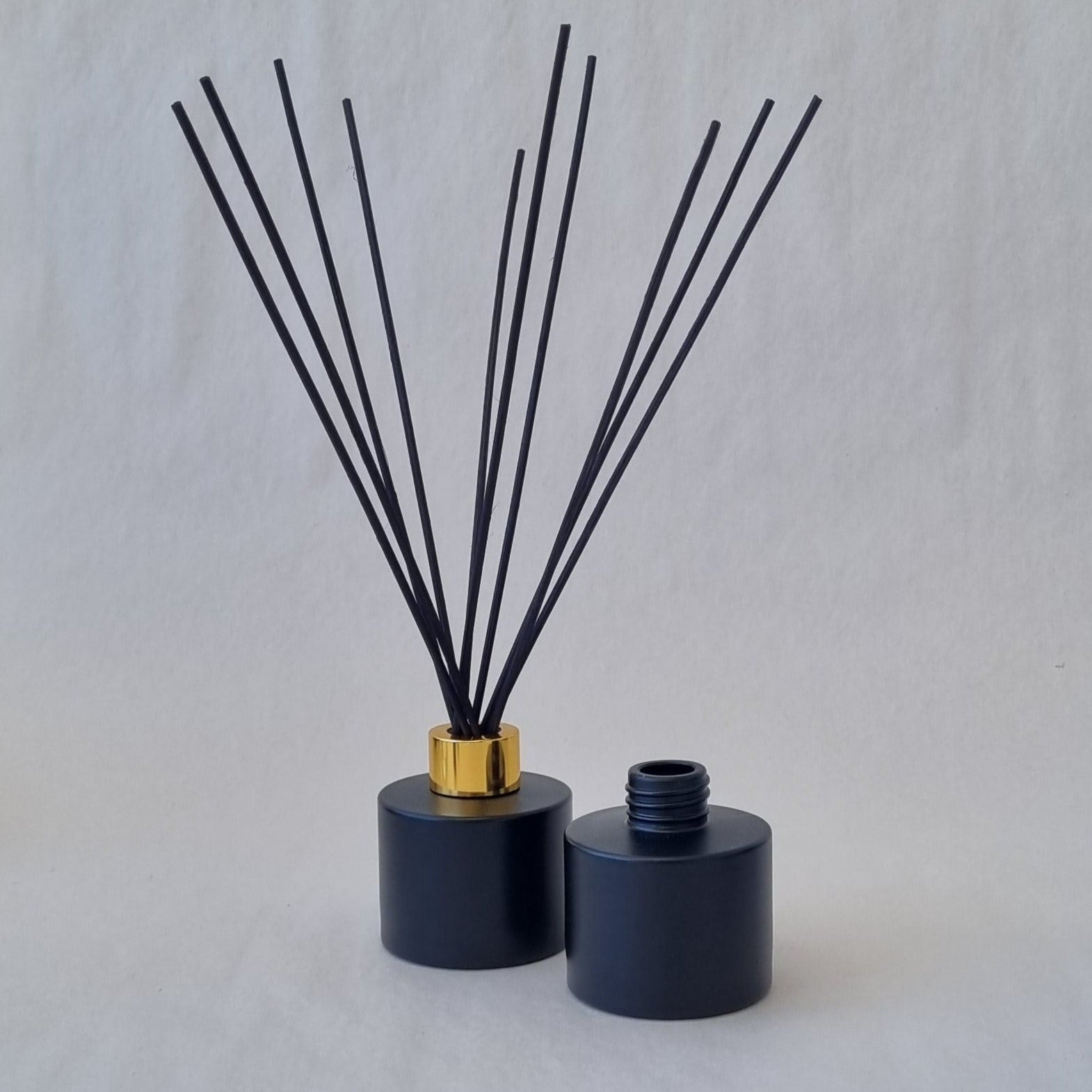 Diffuser Bottle - Round Matt Black 100ml- Gold Lid-RUNOUT