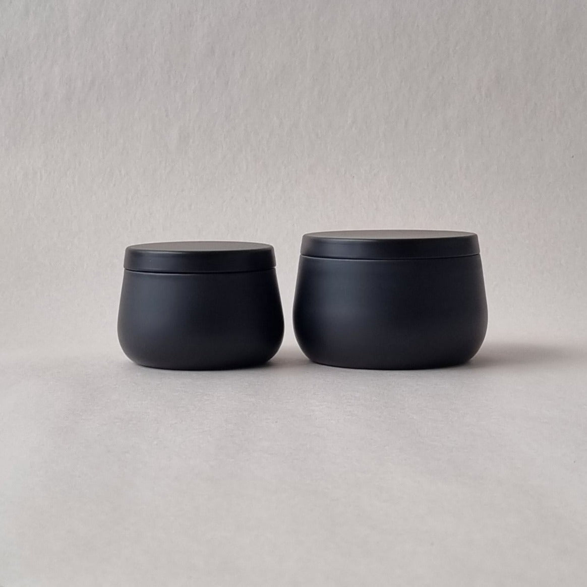 Border Candle Tin "8oz" - Black