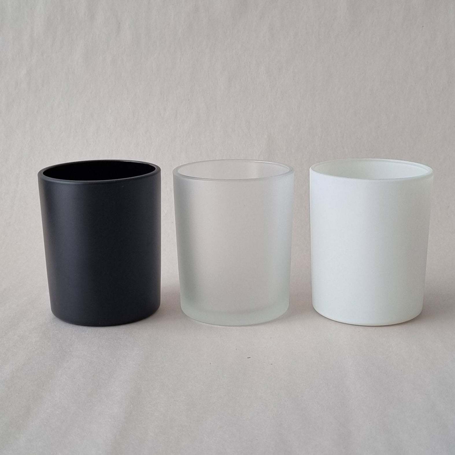 Classic Medium Oxford Candle Jar - Matte White Exterior