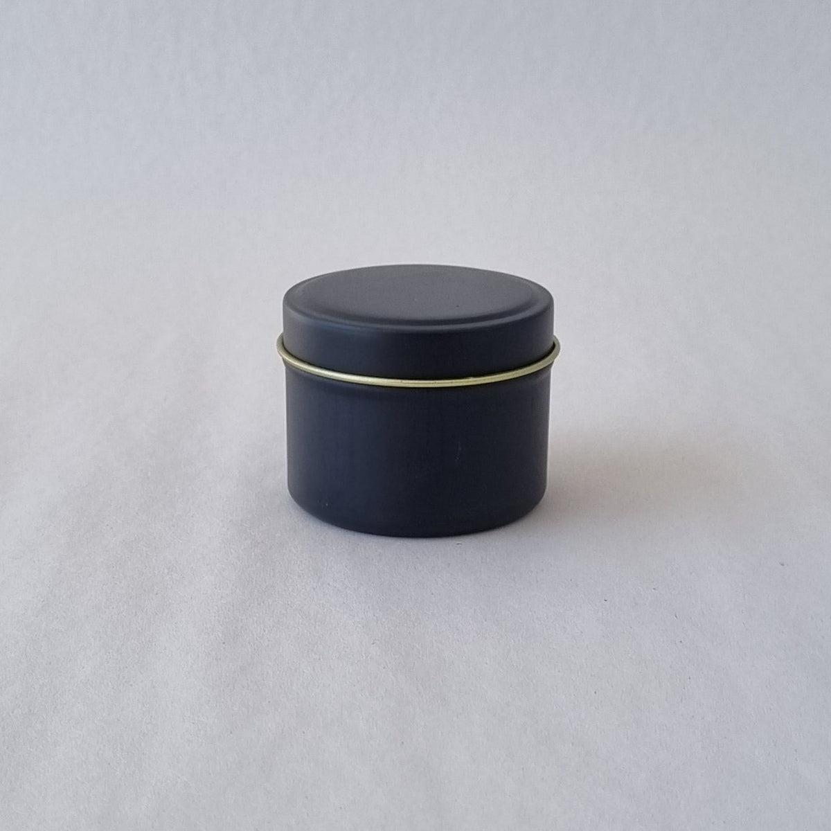 Candle Tin 2oz - Black (brass rim)