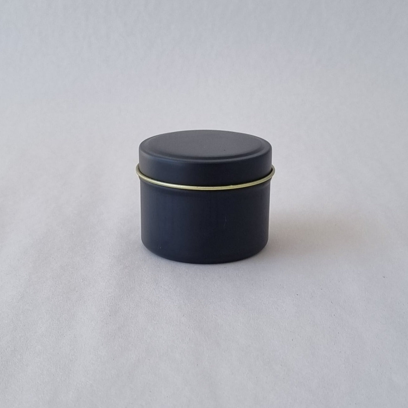 Candle Tin 2oz - Black (brass rim)