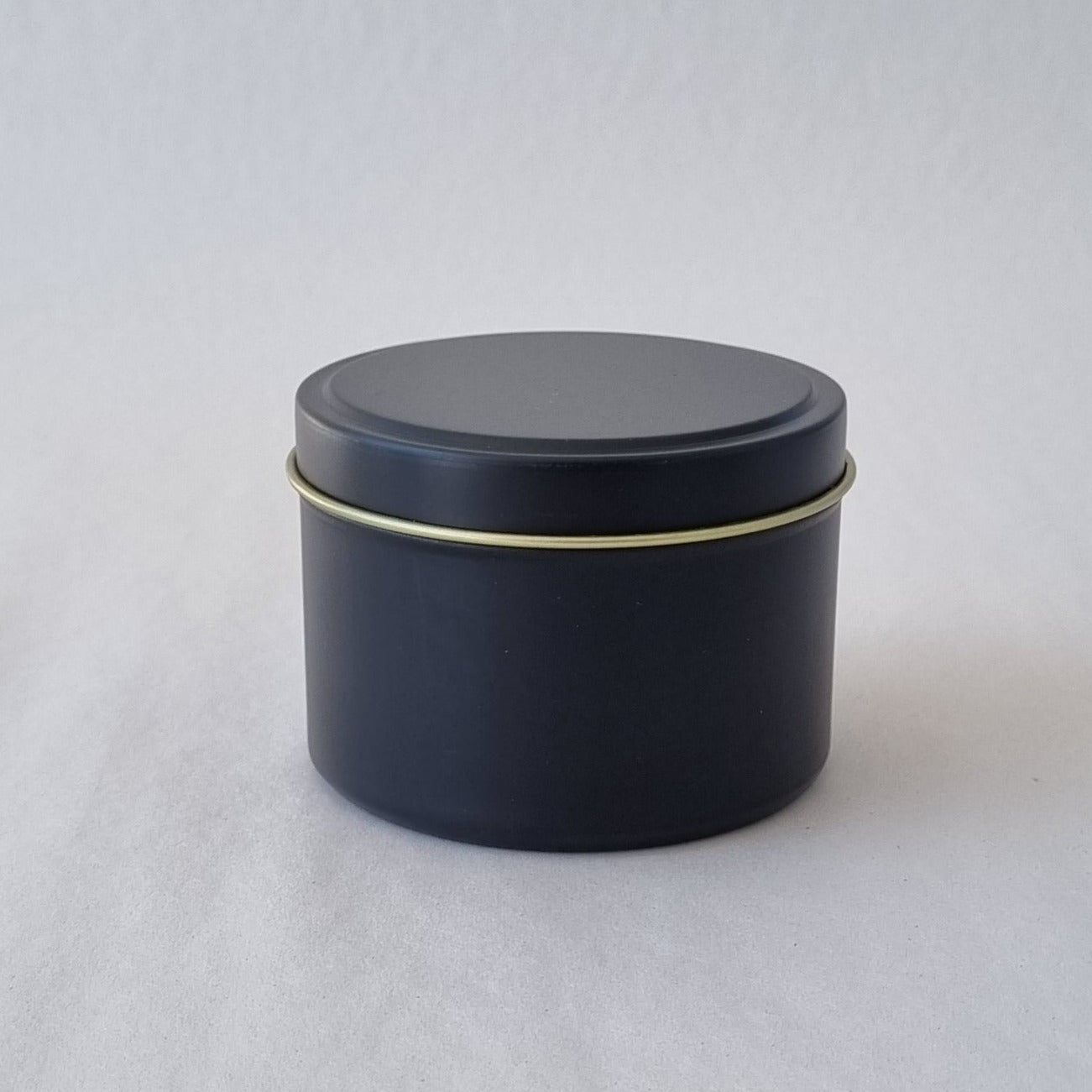 Candle Tin 6oz - Black (brass rim)