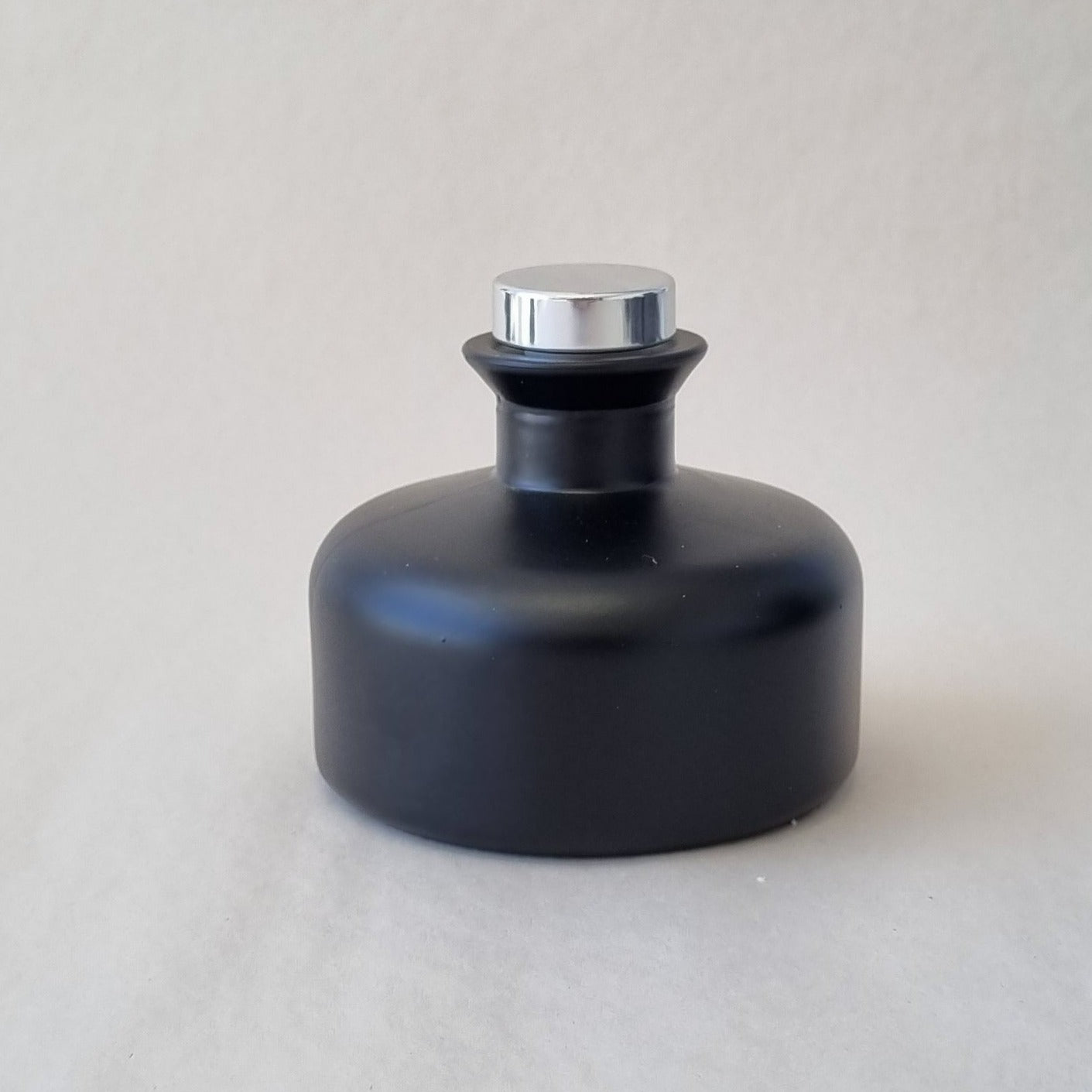 Diffuser Bottle - Pot Matt Black Short 200ml - Silver Lid