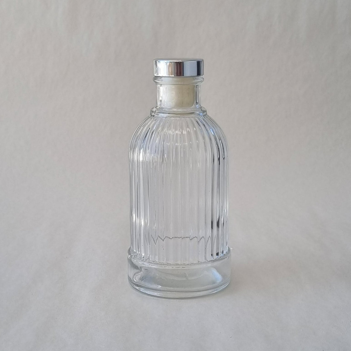 200ml fluted tall diffuser bottle with silver lid