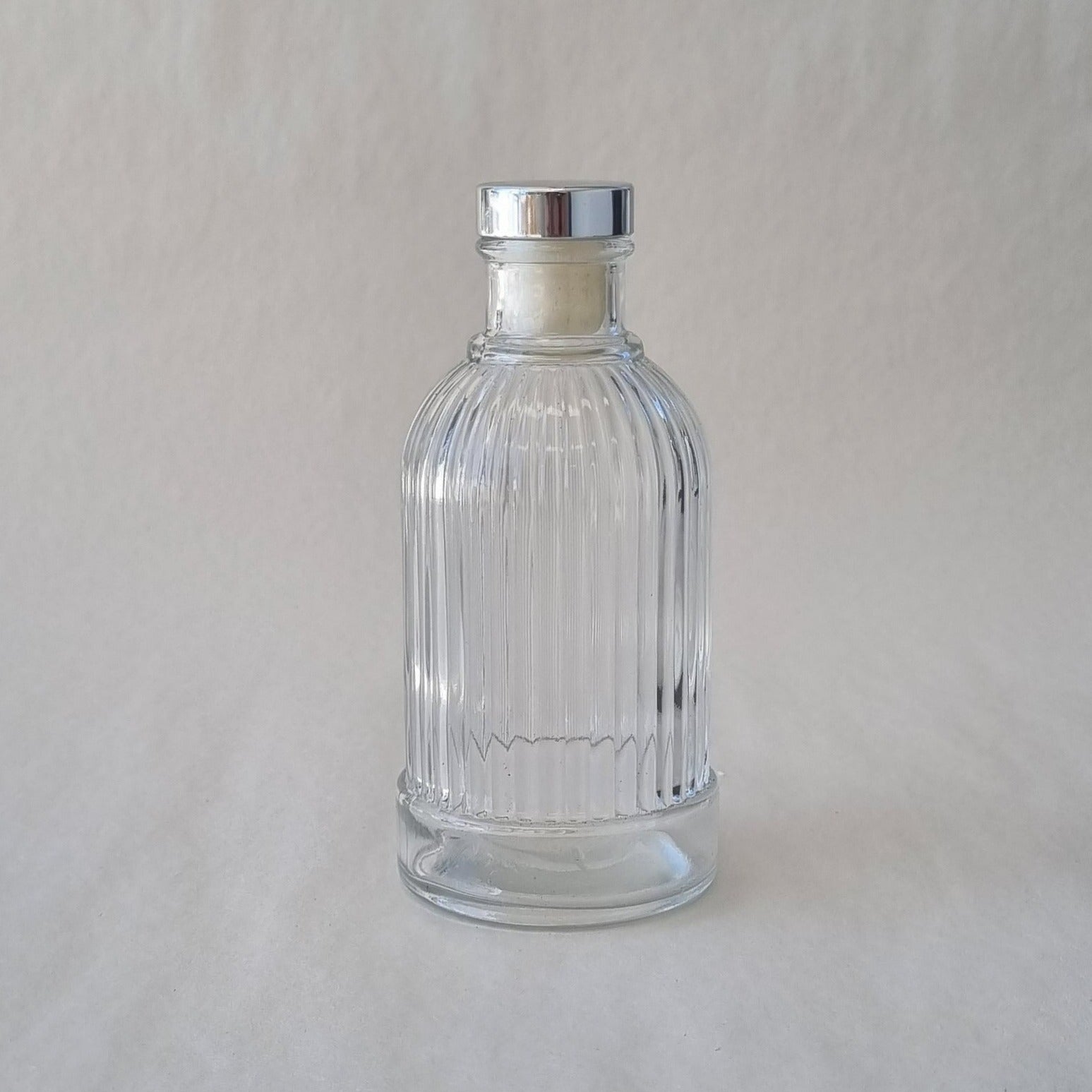 200ml fluted tall diffuser bottle with silver lid