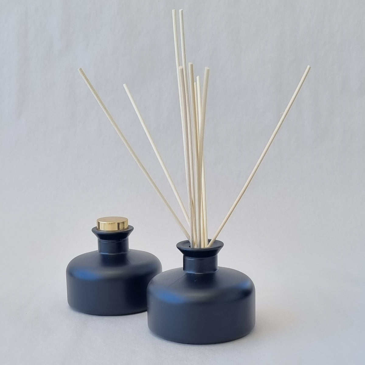 Diffuser Bottle - Pot Matt Black Short 200ml - Gold Lid