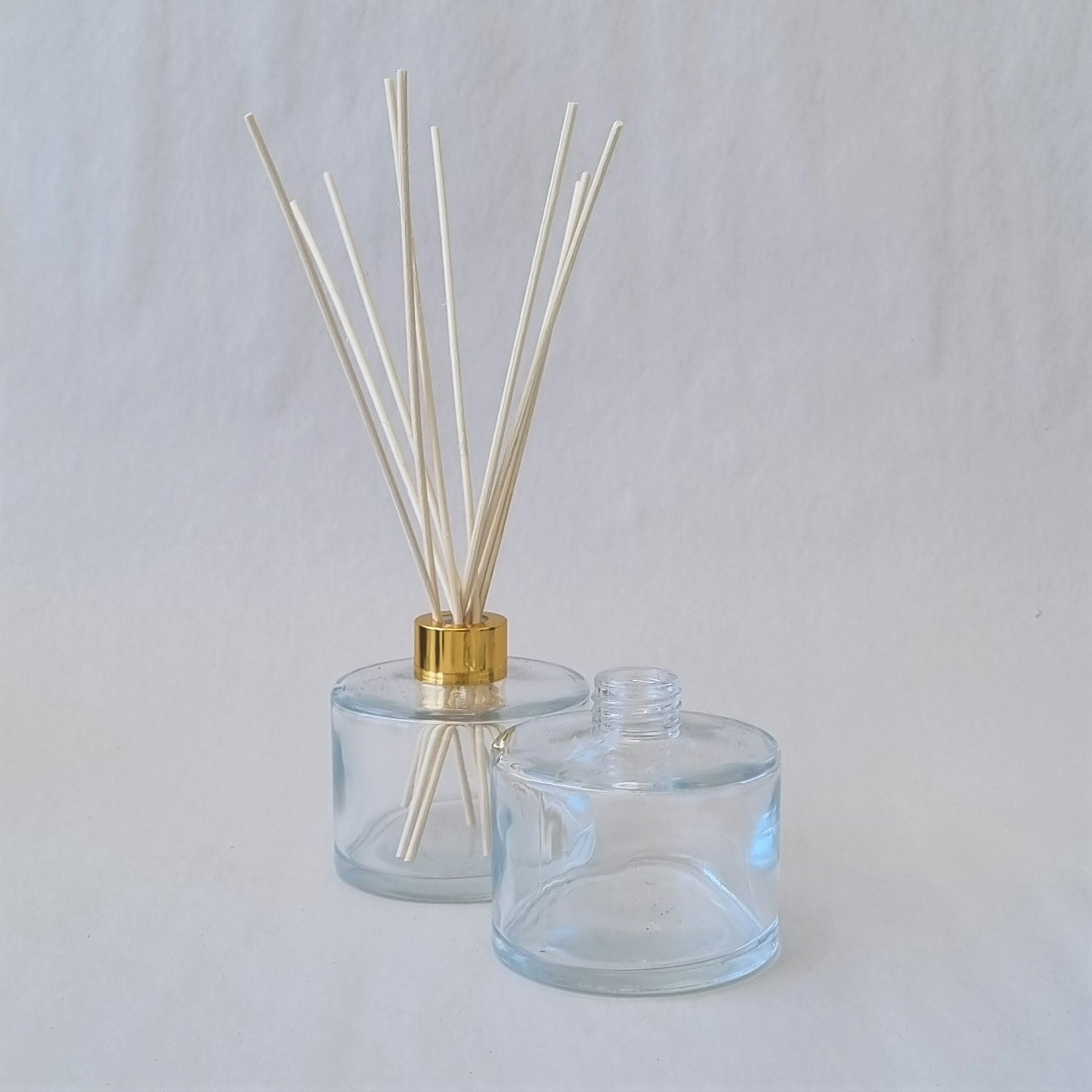Diffuser Bottle - Round Clear 200ML- Gold Lid